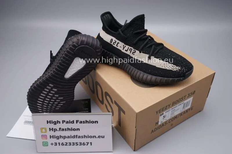 Yeezy Boost 350 V2 Oreo - Image 3