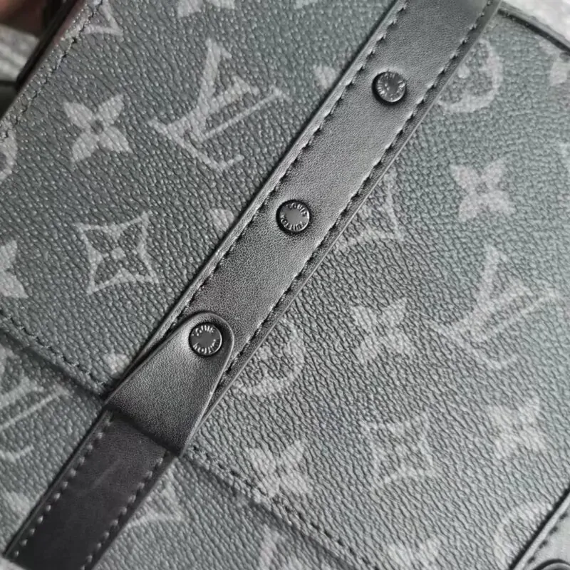 Louis Vuitton Trunk Messenger Bag - Image 4